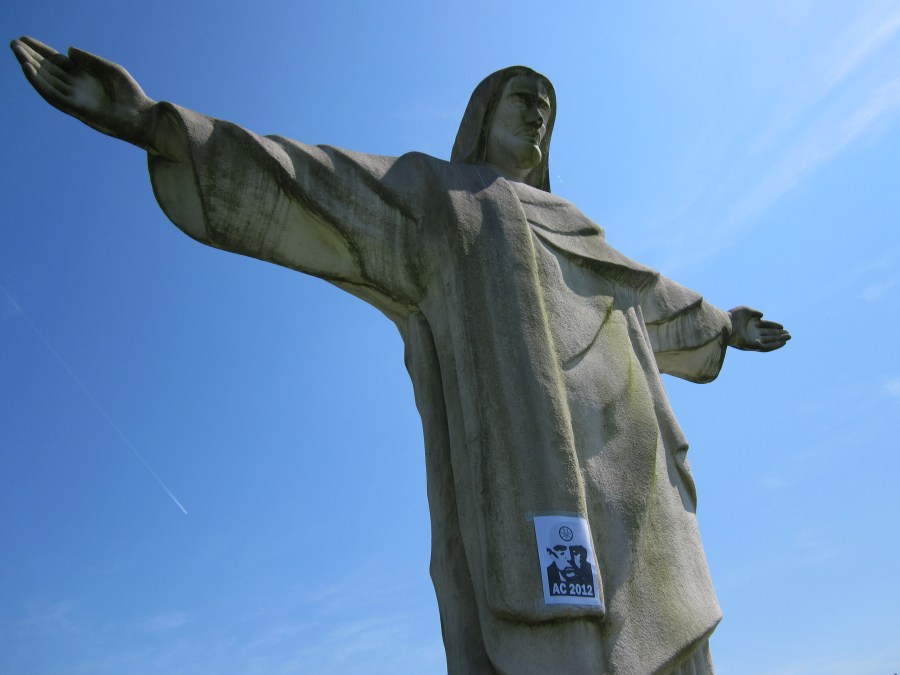 Aleister Crowley 2012: Deus est Homo.